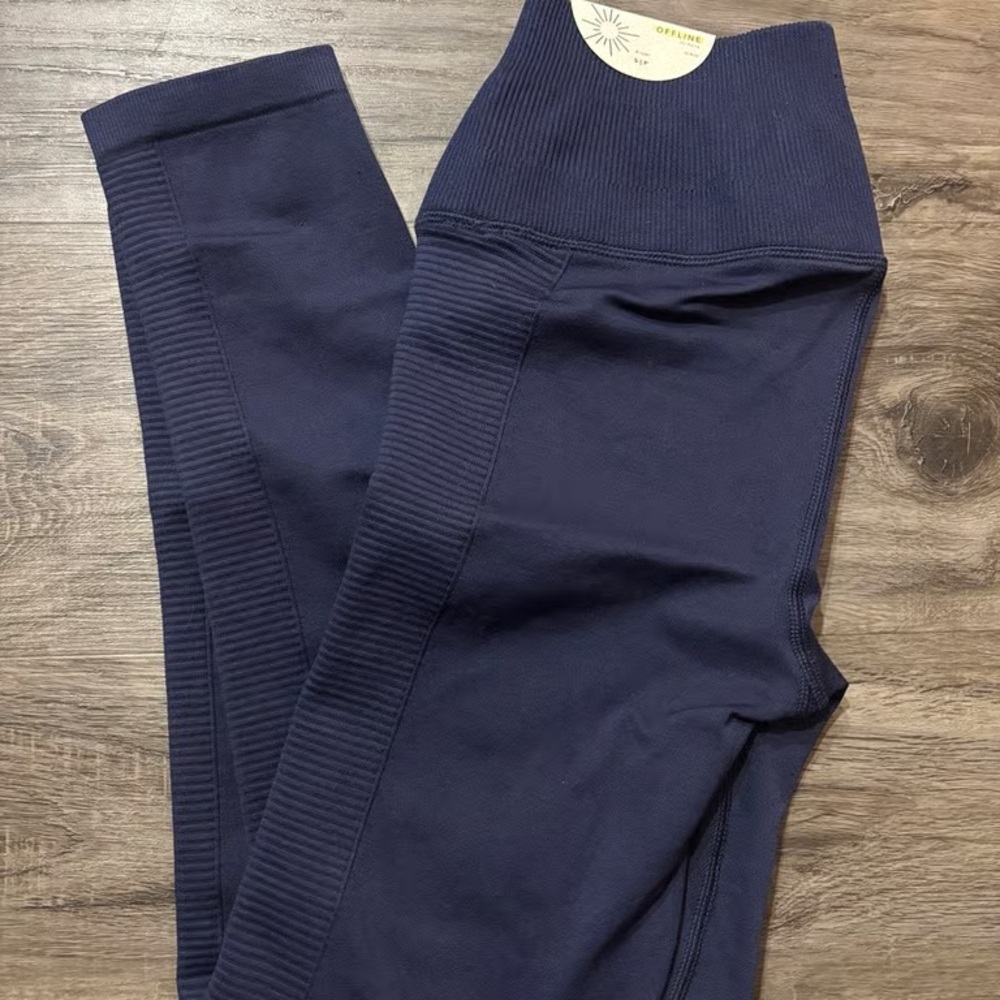NWT Women’s AERIE Offline Leggings
